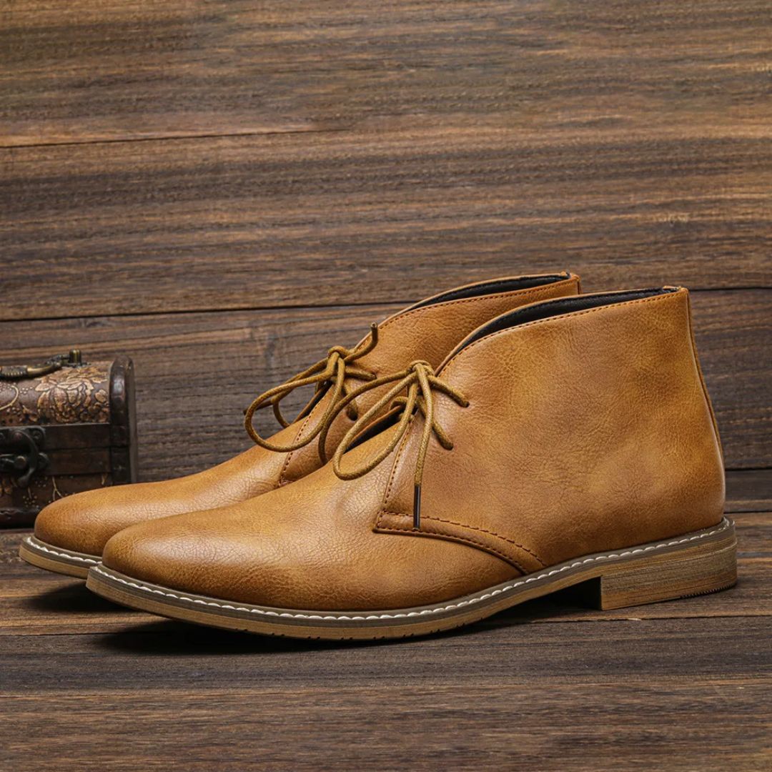 Men’s Classic Lace-Up Chukka Boots